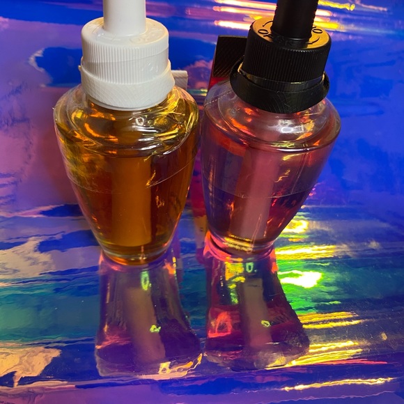 Bath and Body Wall Plug - Picture 2 of 2